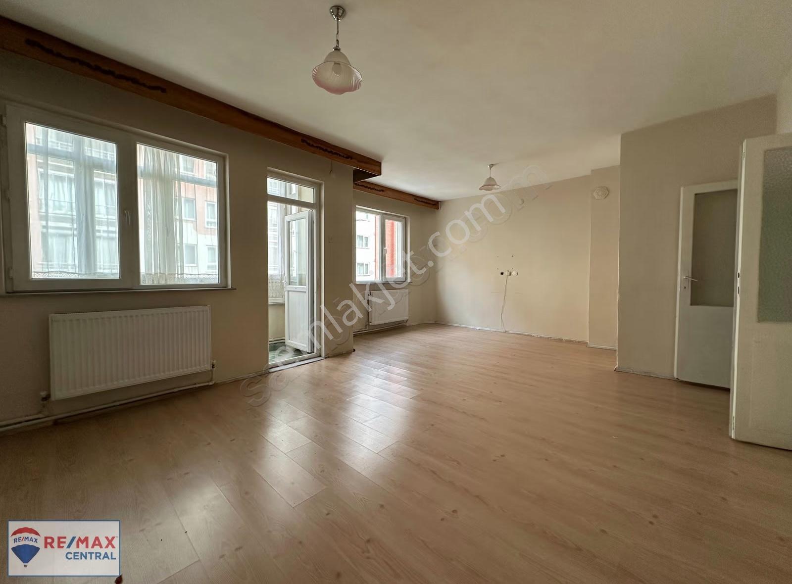 Re/max Central'dan Ece Mah.'de 2+1 Asansörlü Kiralık Daire - Görsel 15