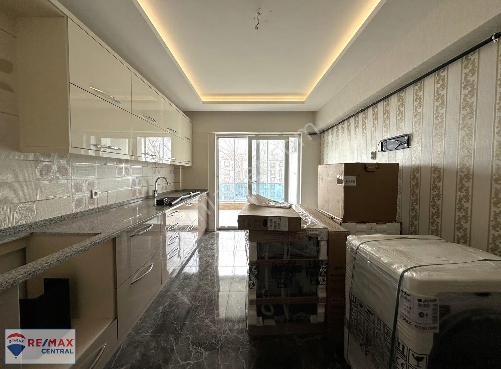 Re/max Central'dan Bağdat Caddesinde 4+1 Kiralık Lüks Daire - Görsel 9