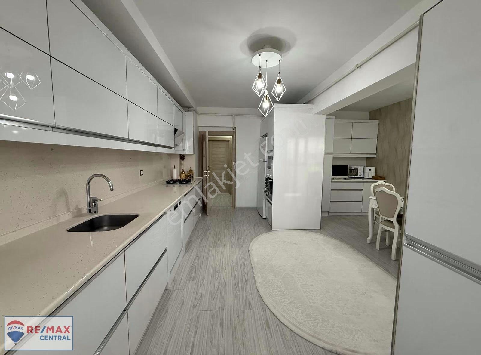 Remax Central'den Karacakent Sitesinde 4,5+1 Lüx Daire - Görsel 11