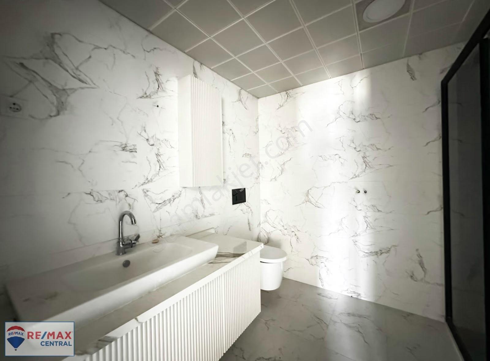 Re/max Centraldan Site İçinde 10.kat Güney Cephe Geniş 4+1 - Görsel 12