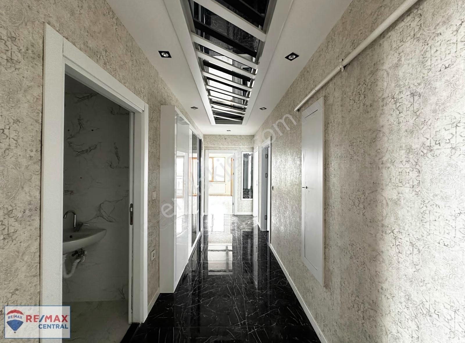 Re/max Centraldan Site İçinde 10.kat Güney Cephe Geniş 4+1 - Görsel 5