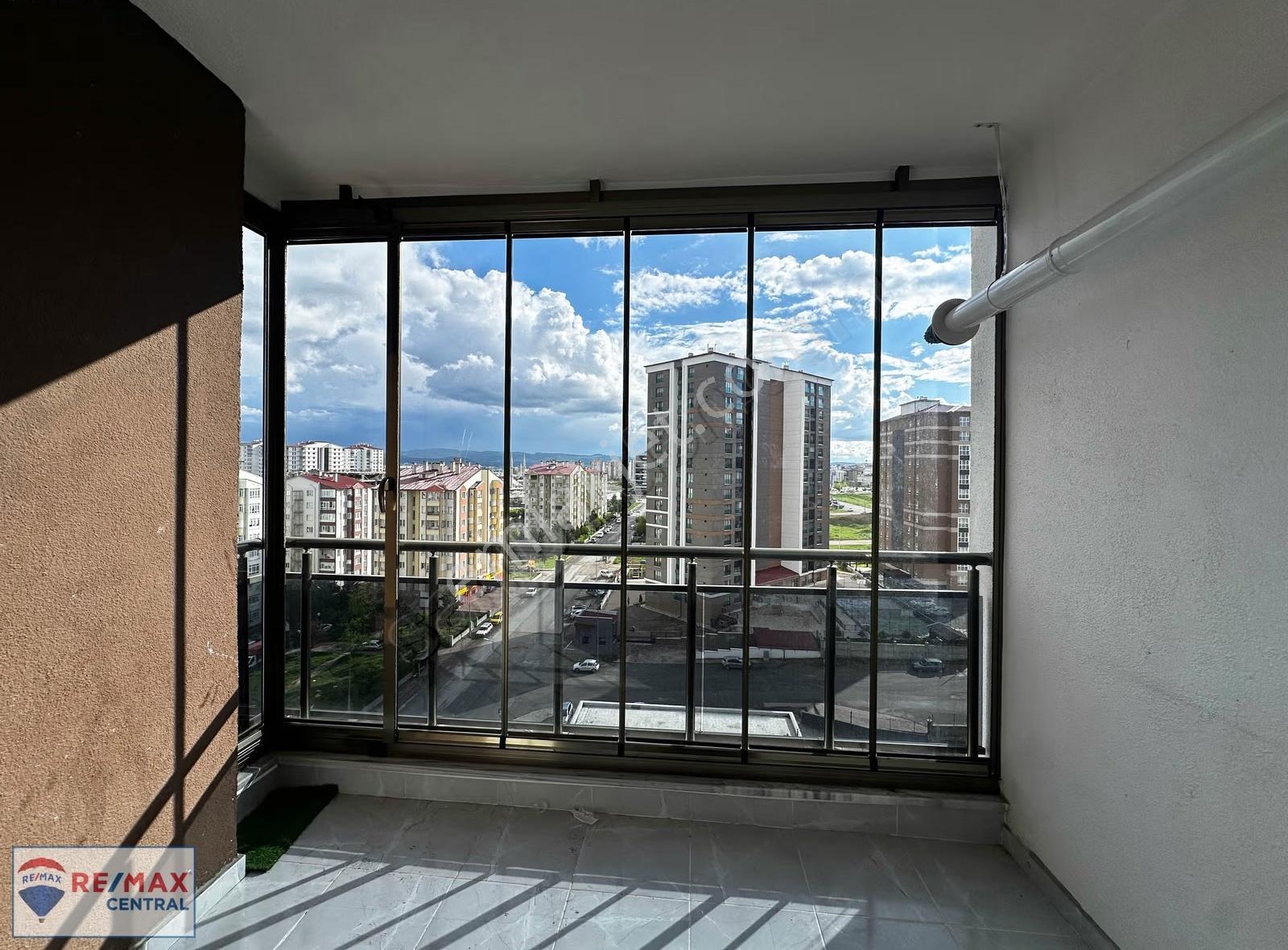 Re/max Centraldan Site İçinde 10.kat Güney Cephe Geniş 4+1 - Görsel 32