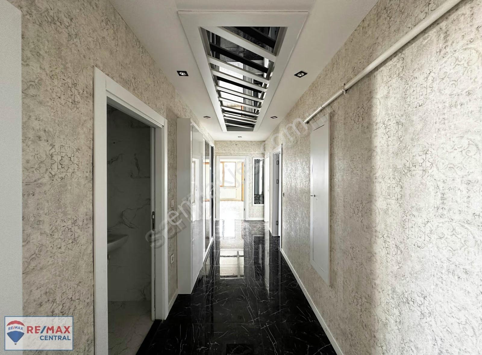 Re/max Centraldan Site İçinde 10.kat Güney Cephe Geniş 4+1 - Görsel 8
