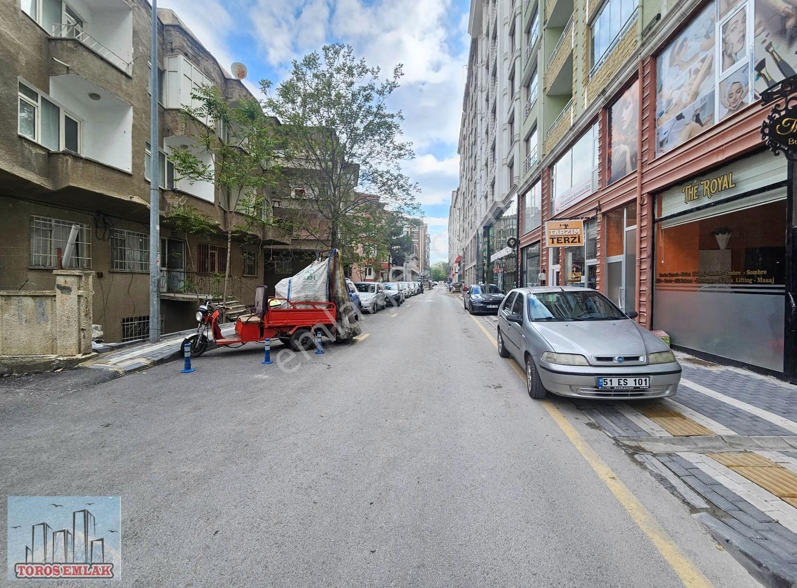 Toros Emlak'tan Bor Cad. Arkası Satılık 3 Katlı 270 M2 Dükkan - Görsel 11