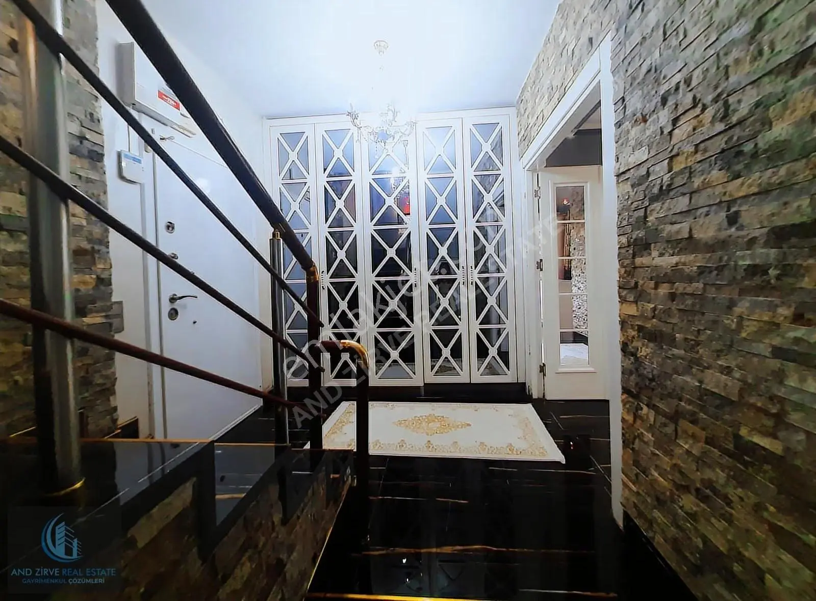 Kuyuluk'da Eşyalı, Özel Havuzlu, Güvenlikli 5+1 Villa - Görsel 5