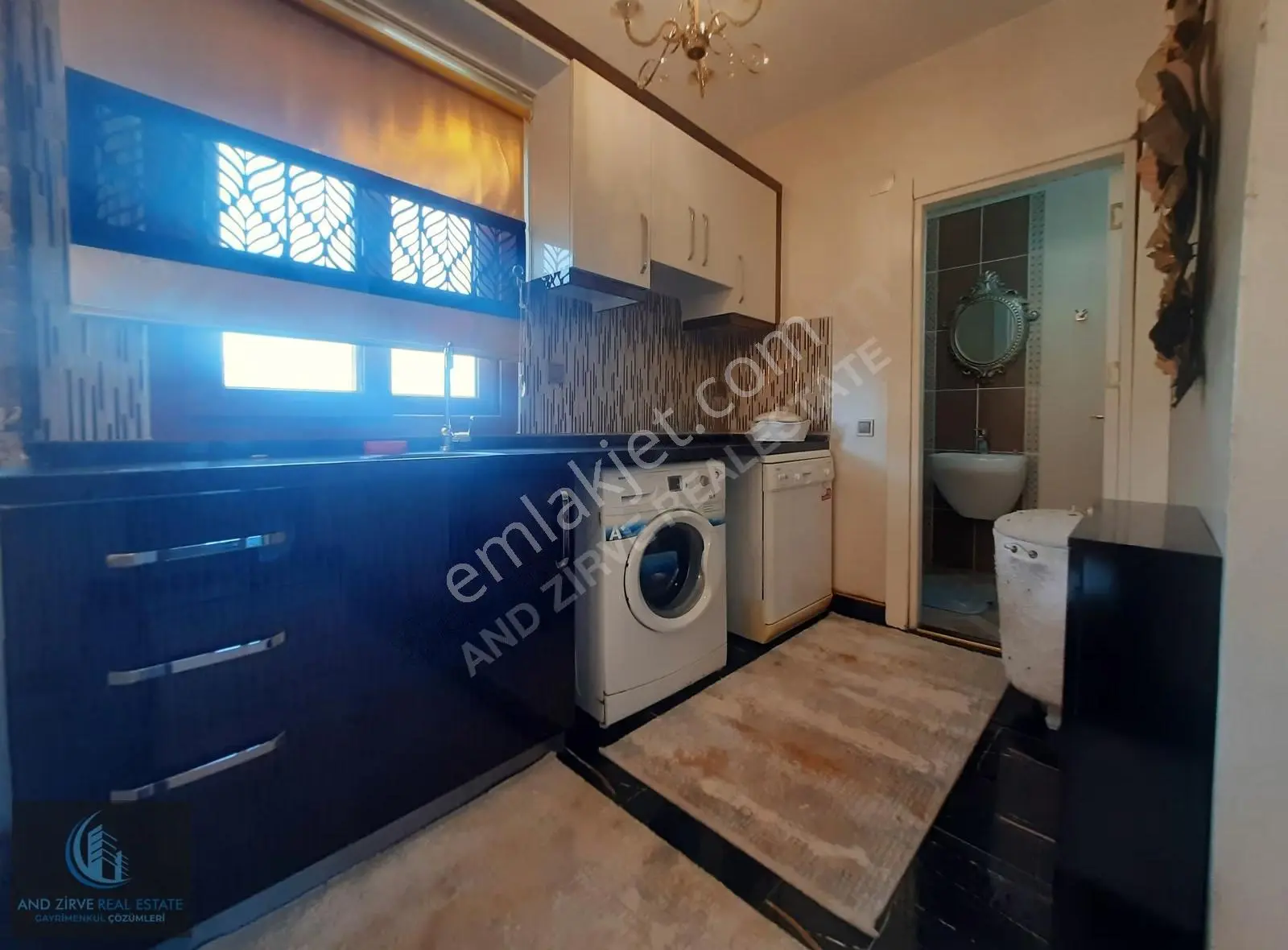 Kuyuluk'da Eşyalı, Özel Havuzlu, Güvenlikli 5+1 Villa - Görsel 3