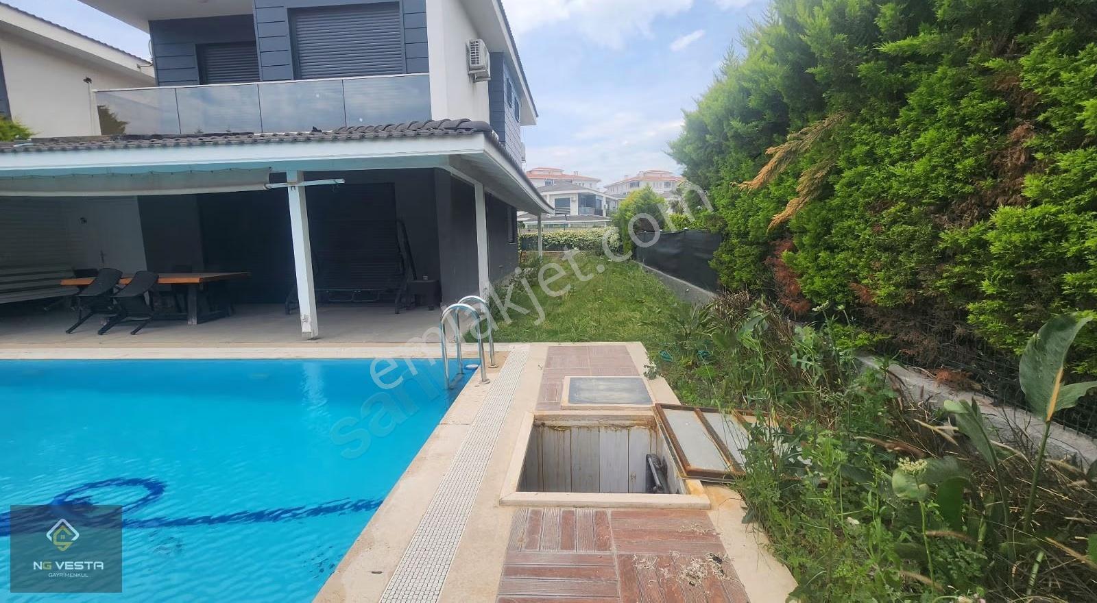 Çeşme Reisdere'de Müstakil Havuzlu Eşyalı Kiralık Villa - Görsel 3
