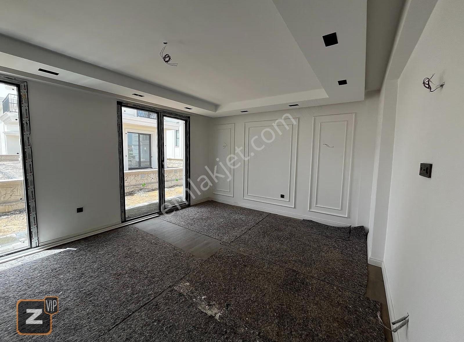 Tavlusunda Bahçeyle İç İçe Modern Yaşam Villası - Görsel 20