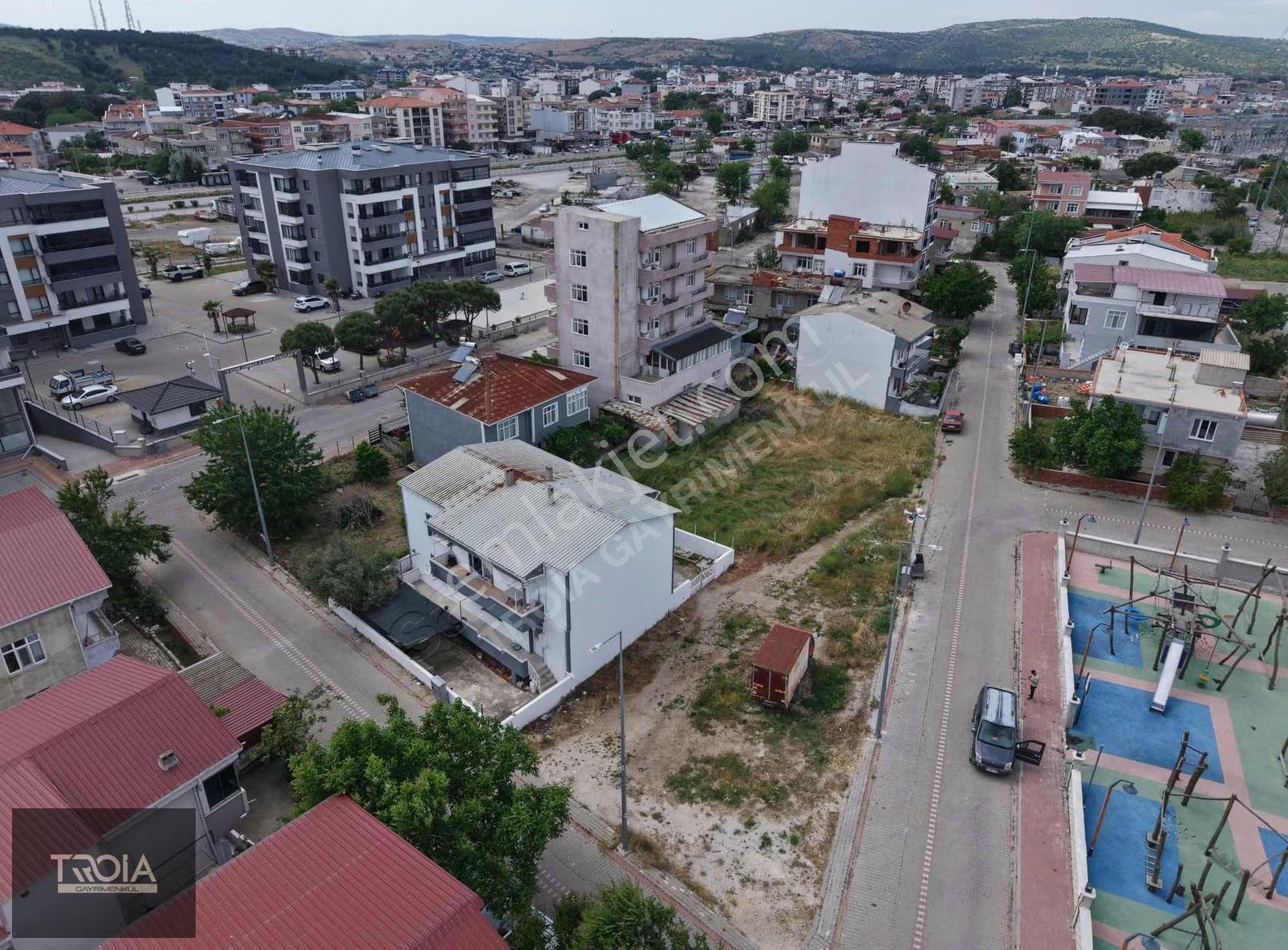 Ezine Camikebir Mahallesi Satılık 274 M² İmarlı Köşe Parsel - Görsel 11