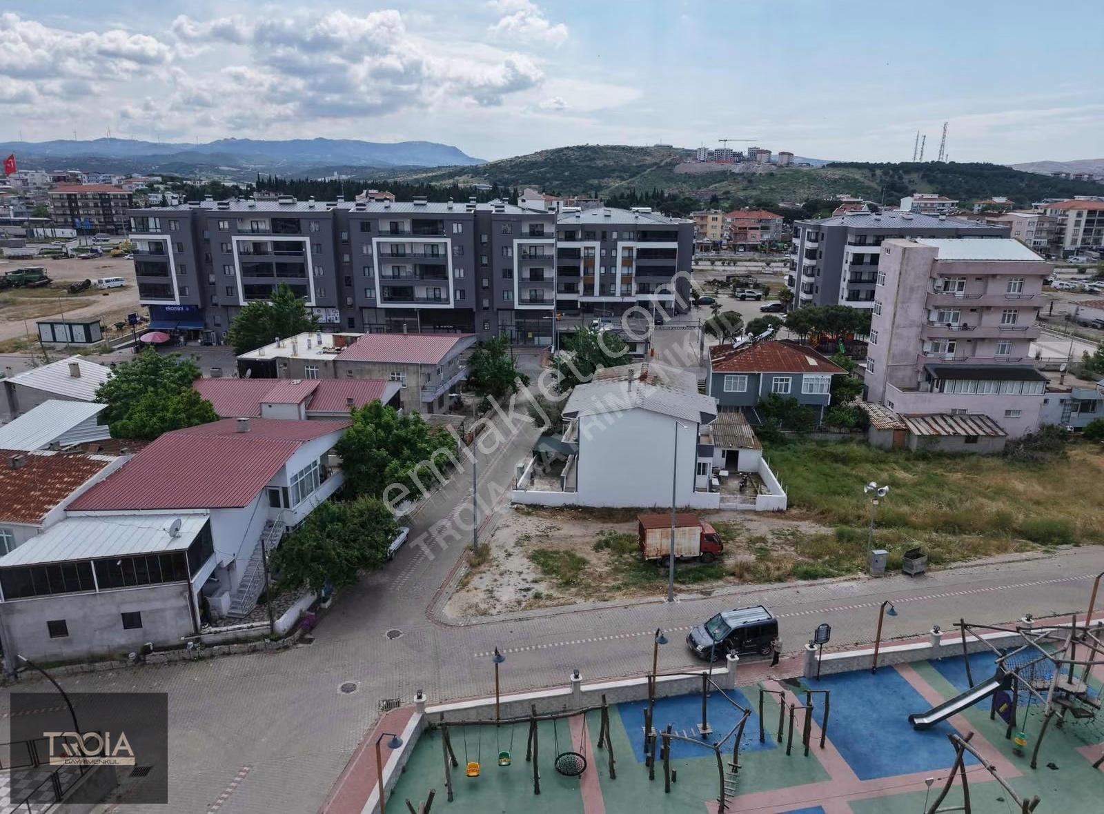 Ezine Camikebir Mahallesi Satılık 274 M² İmarlı Köşe Parsel - Görsel 7