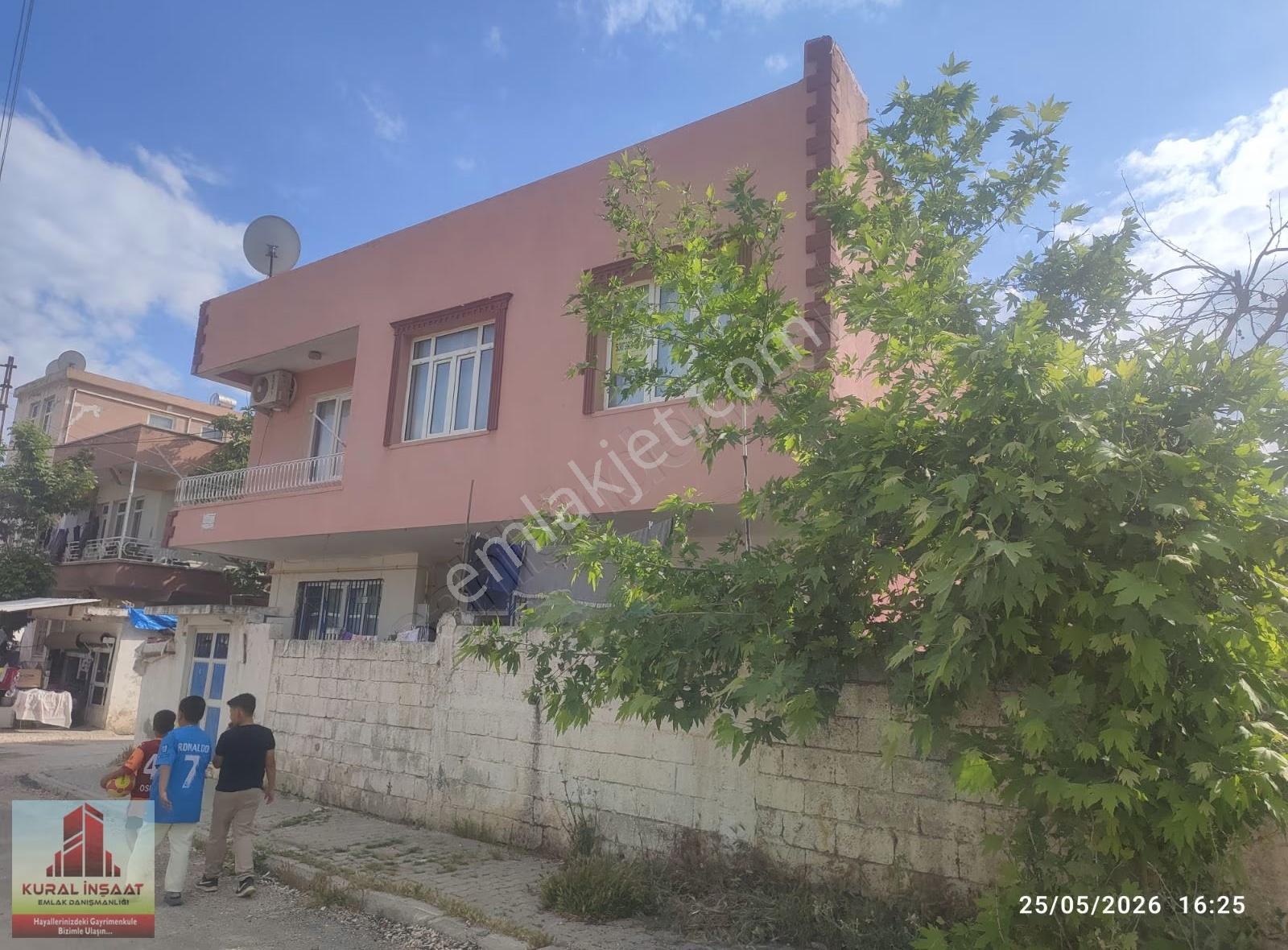 Cumhuriyet Mahallesi'nde Satılık 2 Katlı 4 Daire Mustakil Ev - Görsel 6