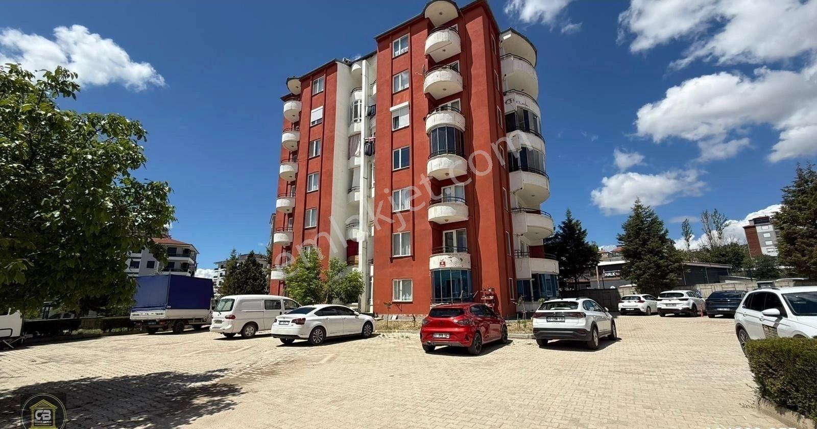 Baloğlu Gayrimenkul'den Merkezi Konumda 3+ 1 Doğalgazlı Ful Eşyalı Kiralık Daire - Görsel 34