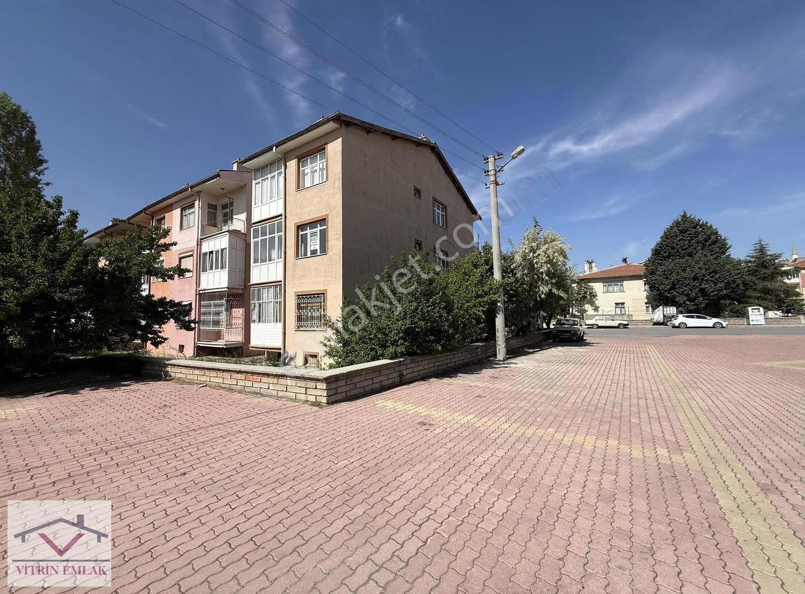 Cumhuriyet Mh. 3+1 Odalı- 3 Cephe -arakat-bakımlı Satılık Daire - Görsel 4