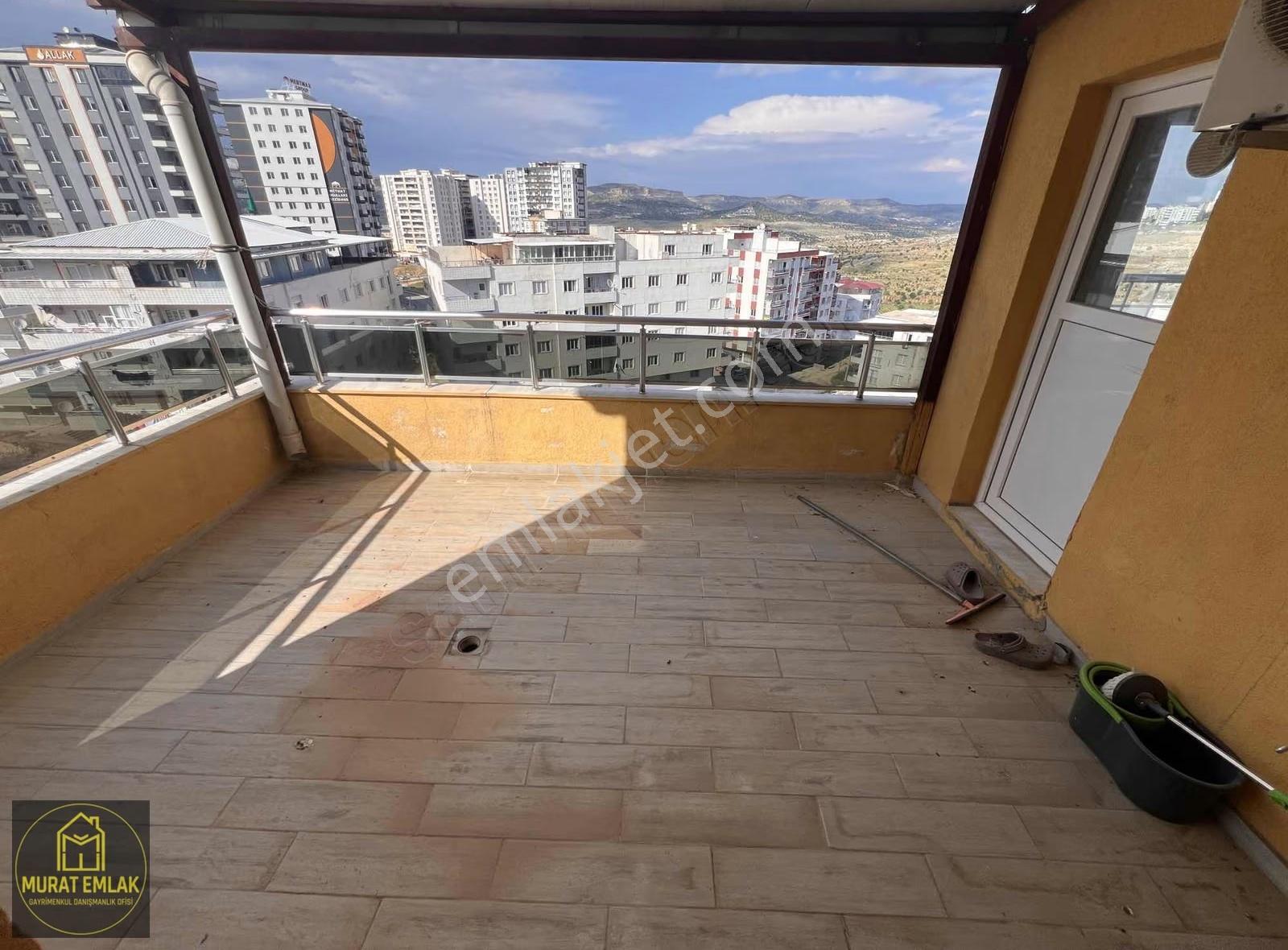 Murat Emlaktan Geniş Teraslı Lüks Eşyalı 2+1 Dairemiz Kiralıktır - Görsel 2
