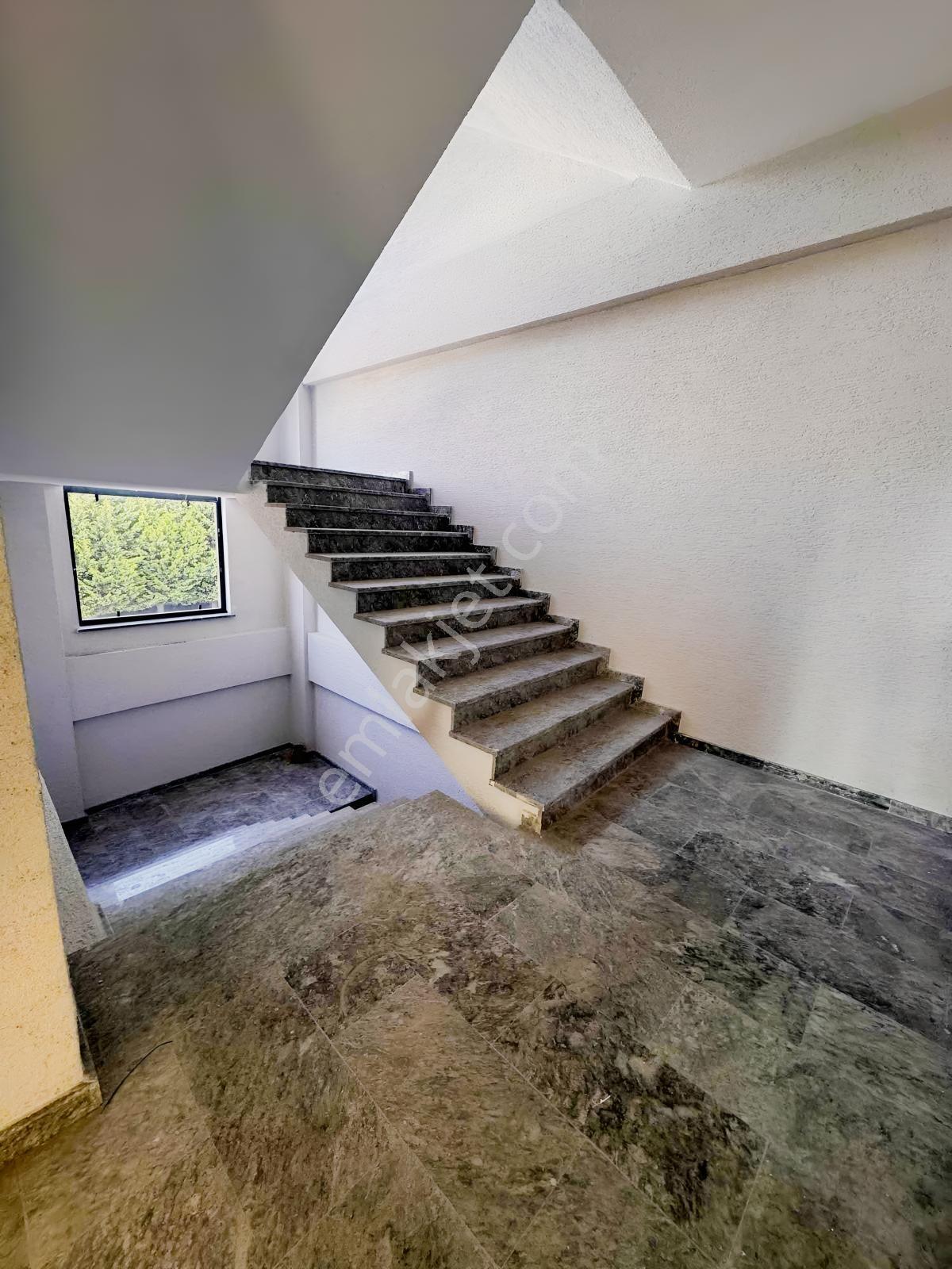 Eser Okulu Yanı Satılık Komple Yeni Köşe Bina 1 Dük.4 Ofis - Görsel 22