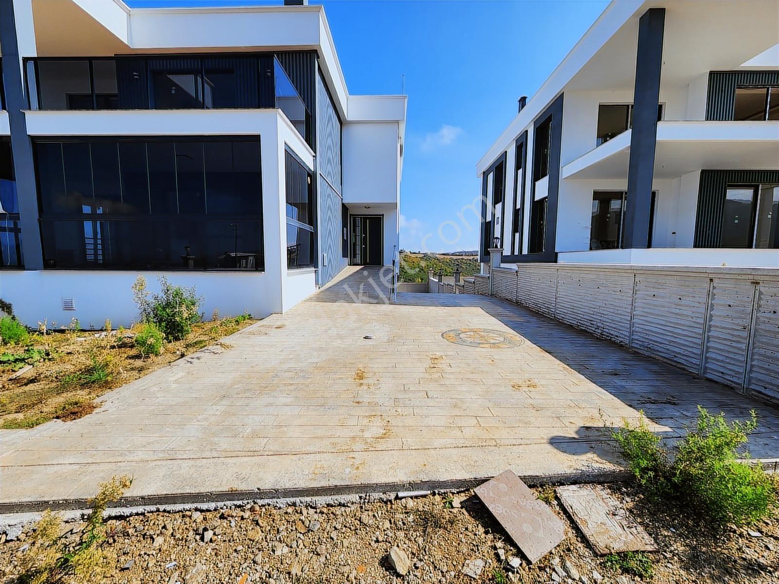 Çamlıcadan Çatalçamda Triplex Lüx Villa - Görsel 27