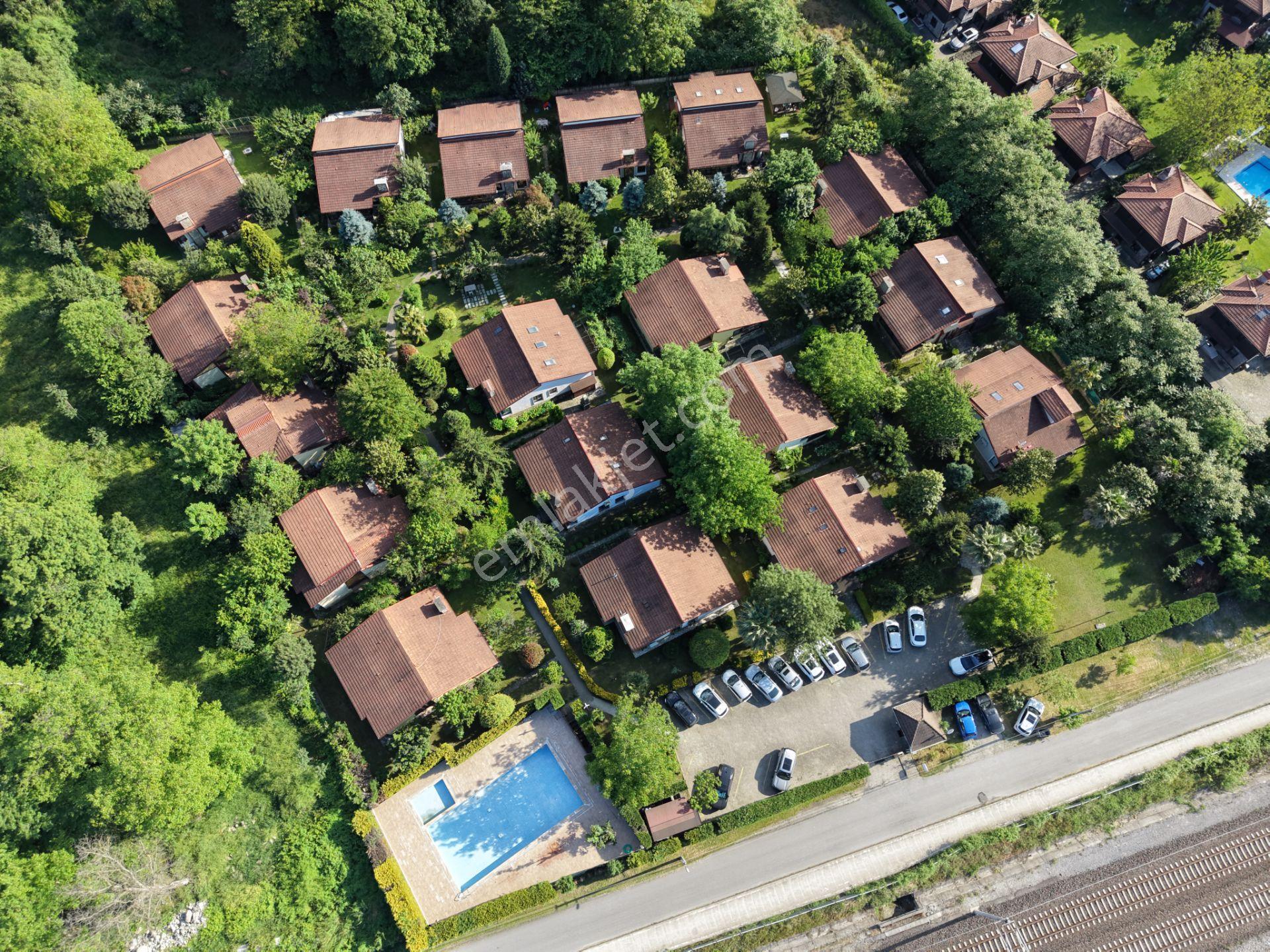 Sapanca Kırkpınar’da Site İçinde Satılık Müstakil Villa..