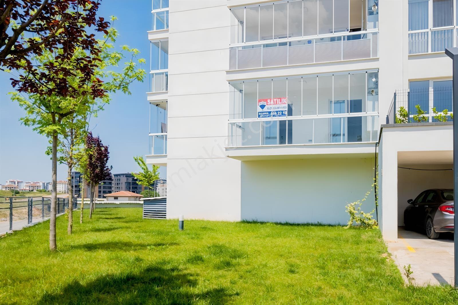 Re/max Advantage Shu 9 Balkan Nılüferıum Avm Cepheli Köşe Daire