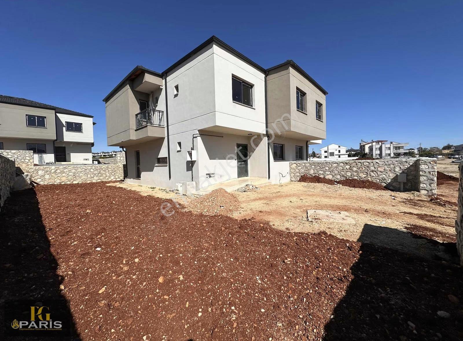 Paris'ten Çınarlı'da Site İçerisi Köşe Parsel 5+1 Satılık Villa - Görsel 2