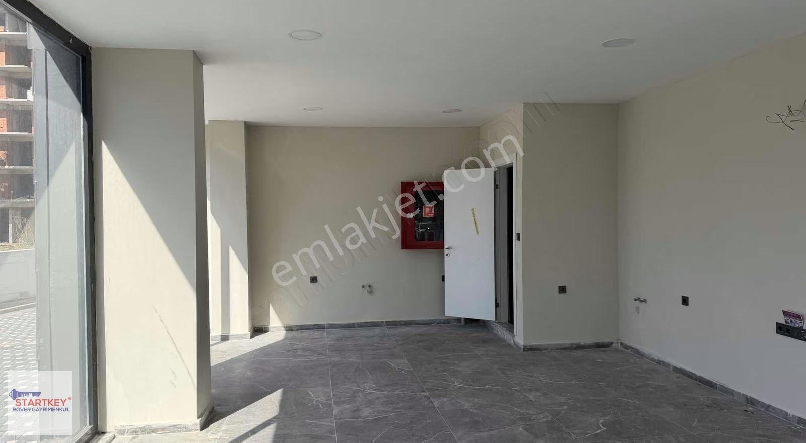 Mansuroğlunda Köşecebheli Baclı Kiralık Dükkan - Görsel 9