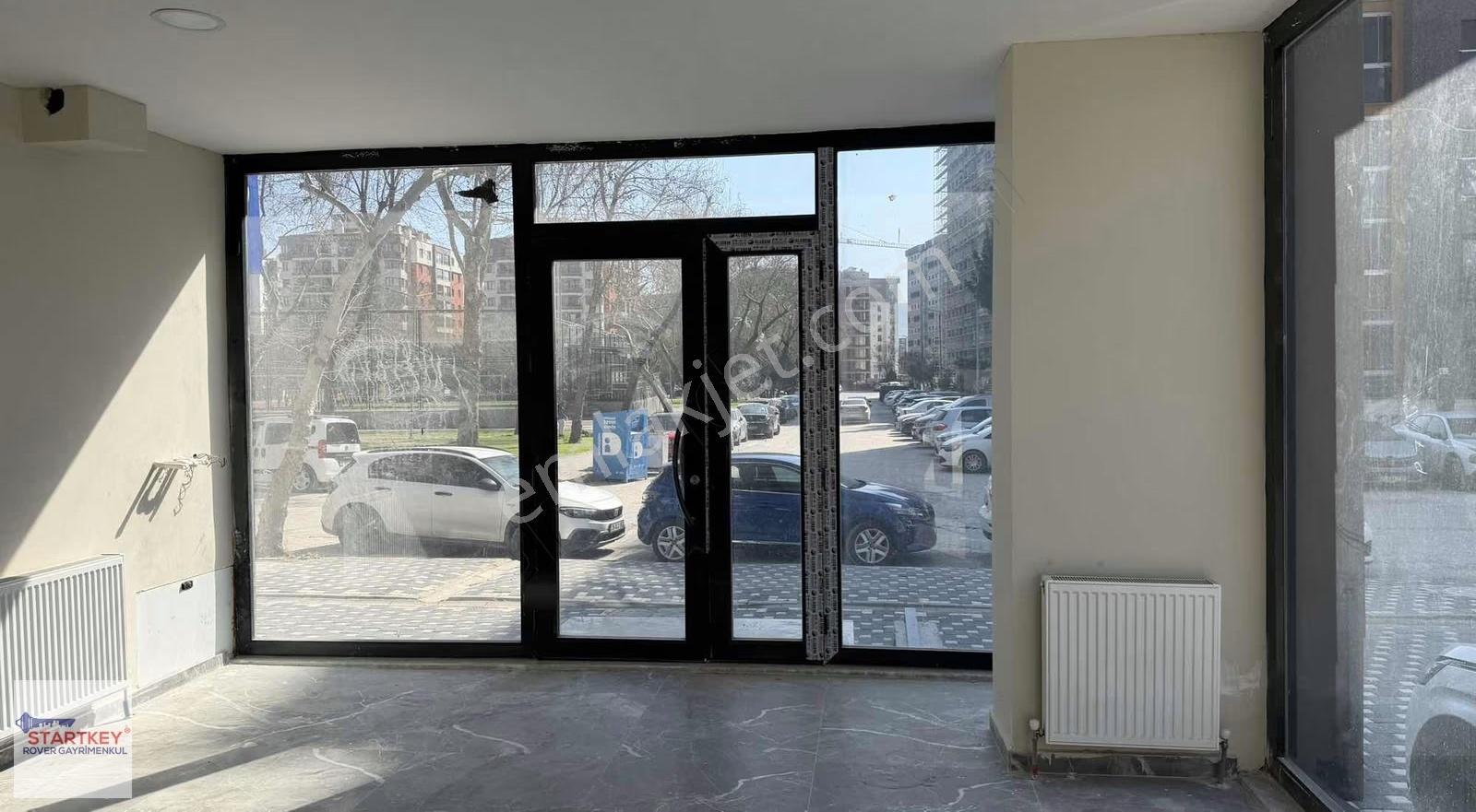 Mansuroğlunda Köşecebheli Baclı Kiralık Dükkan - Görsel 6
