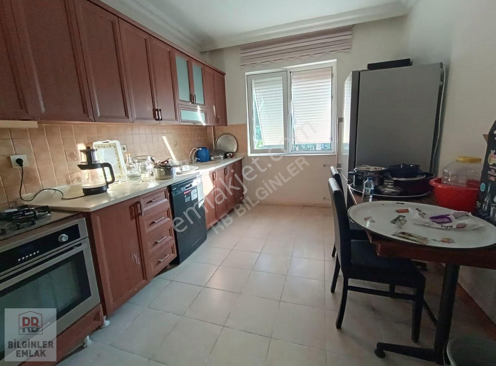 Arapsuyunda Denize Yürümr Mesafesin De Eşyalı 3+1 Daire - Görsel 4