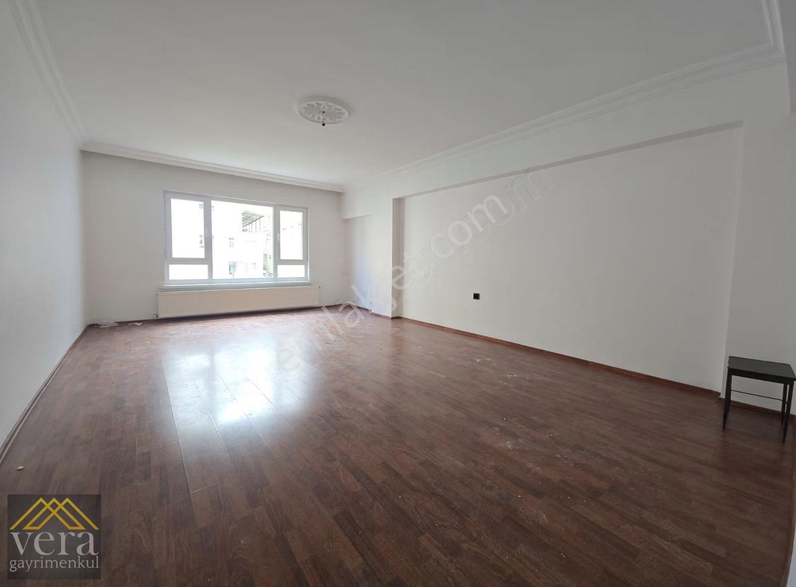 Nato Yolu Caddesine 2. Bina Ara Kat Geniş Kullanışlı 3+1 Kiralık
