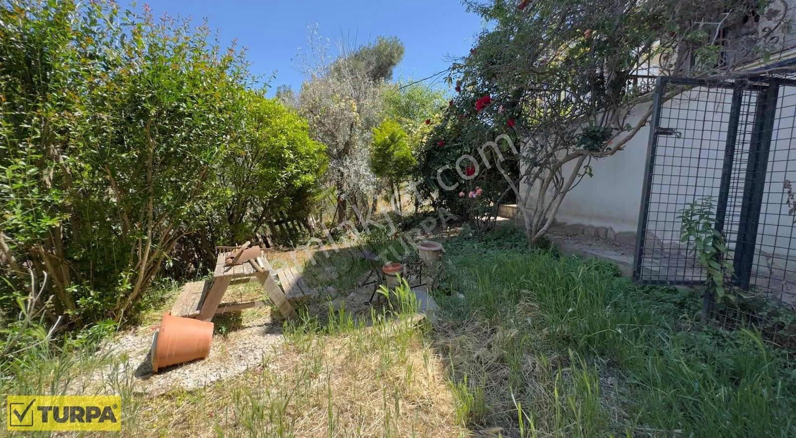 Deniz Ve Doğa Manzaralı Şömineli 4+1 Triplex Villa - Görsel 21