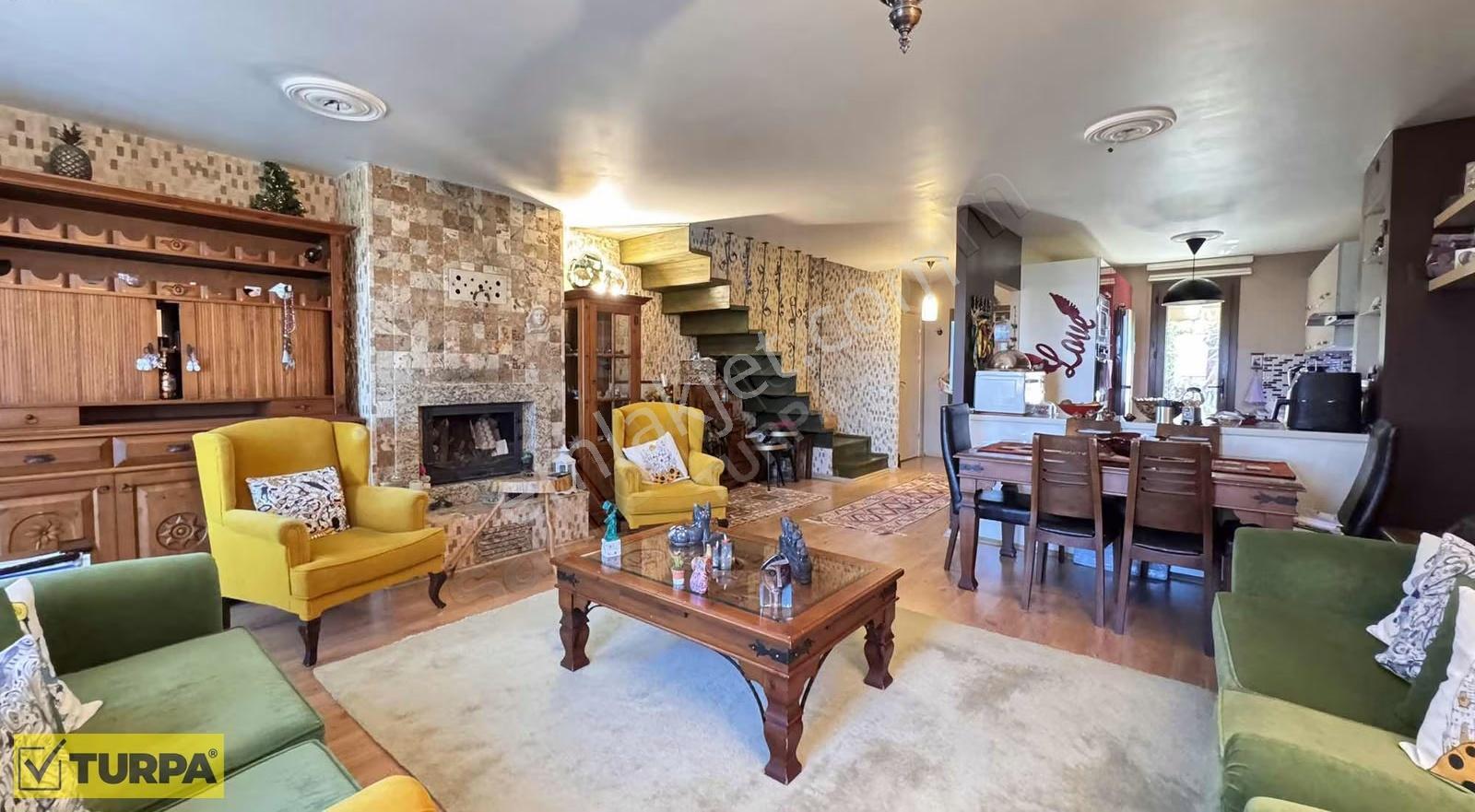 Deniz Ve Doğa Manzaralı Şömineli 4+1 Triplex Villa - Görsel 33