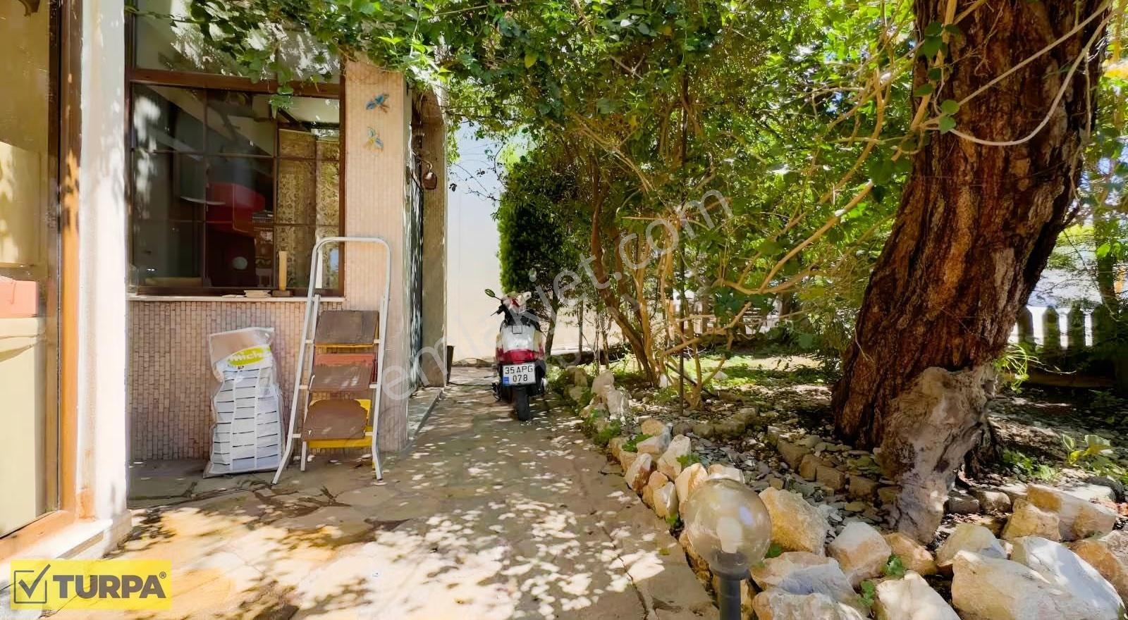 Deniz Ve Doğa Manzaralı Şömineli 4+1 Triplex Villa - Görsel 8
