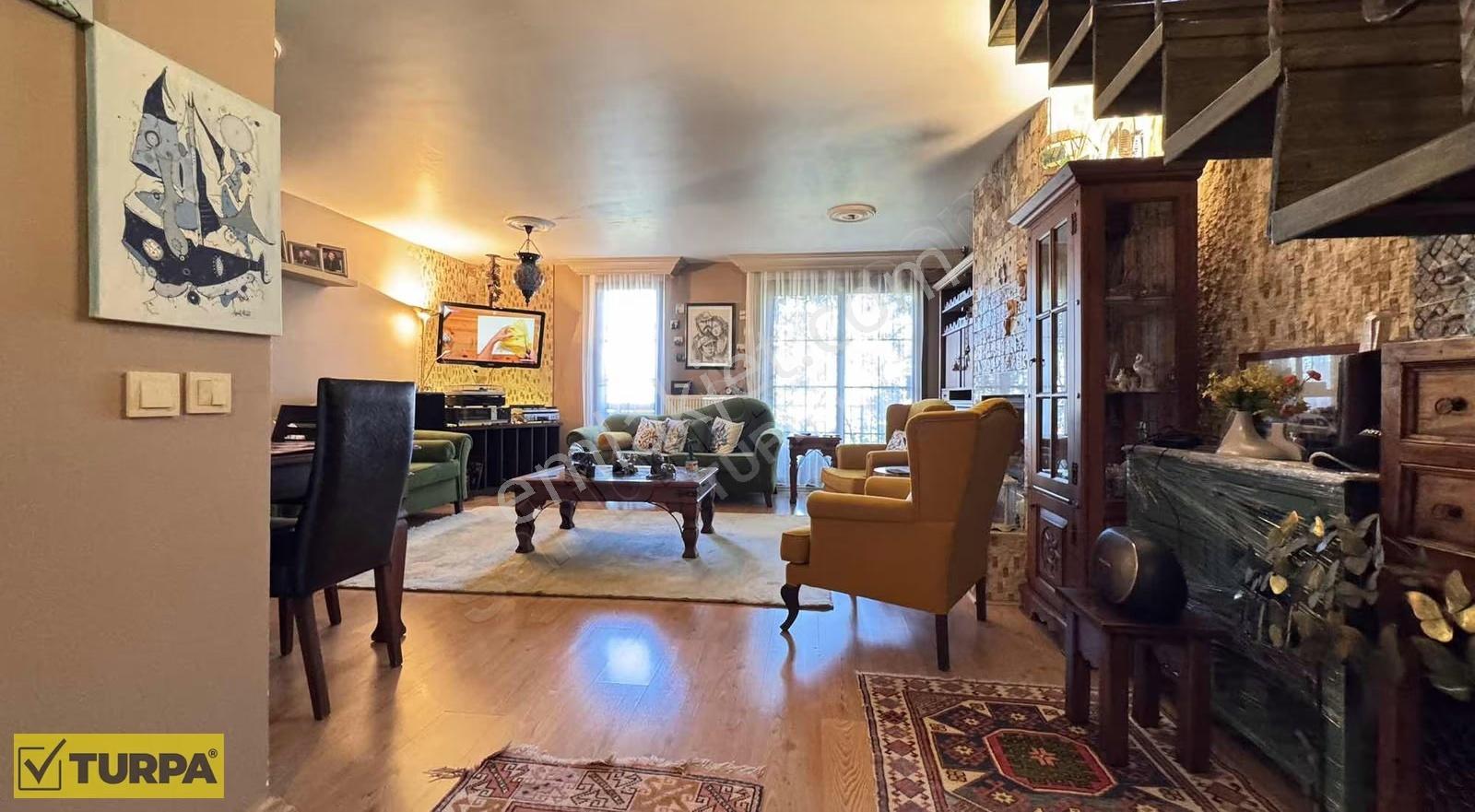 Deniz Ve Doğa Manzaralı Şömineli 4+1 Triplex Villa - Görsel 13