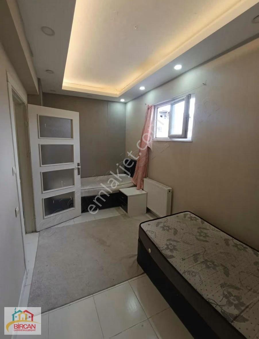 Yeditepe'de 1 + 1 Yapı Kayıt Belgeli Satılık Eşyalı Daire