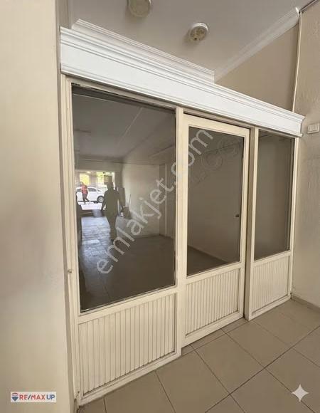 İzmir Balçova Mithatpaşa Caddesinde Prestijli Kiralık İş Yeri - Görsel 17
