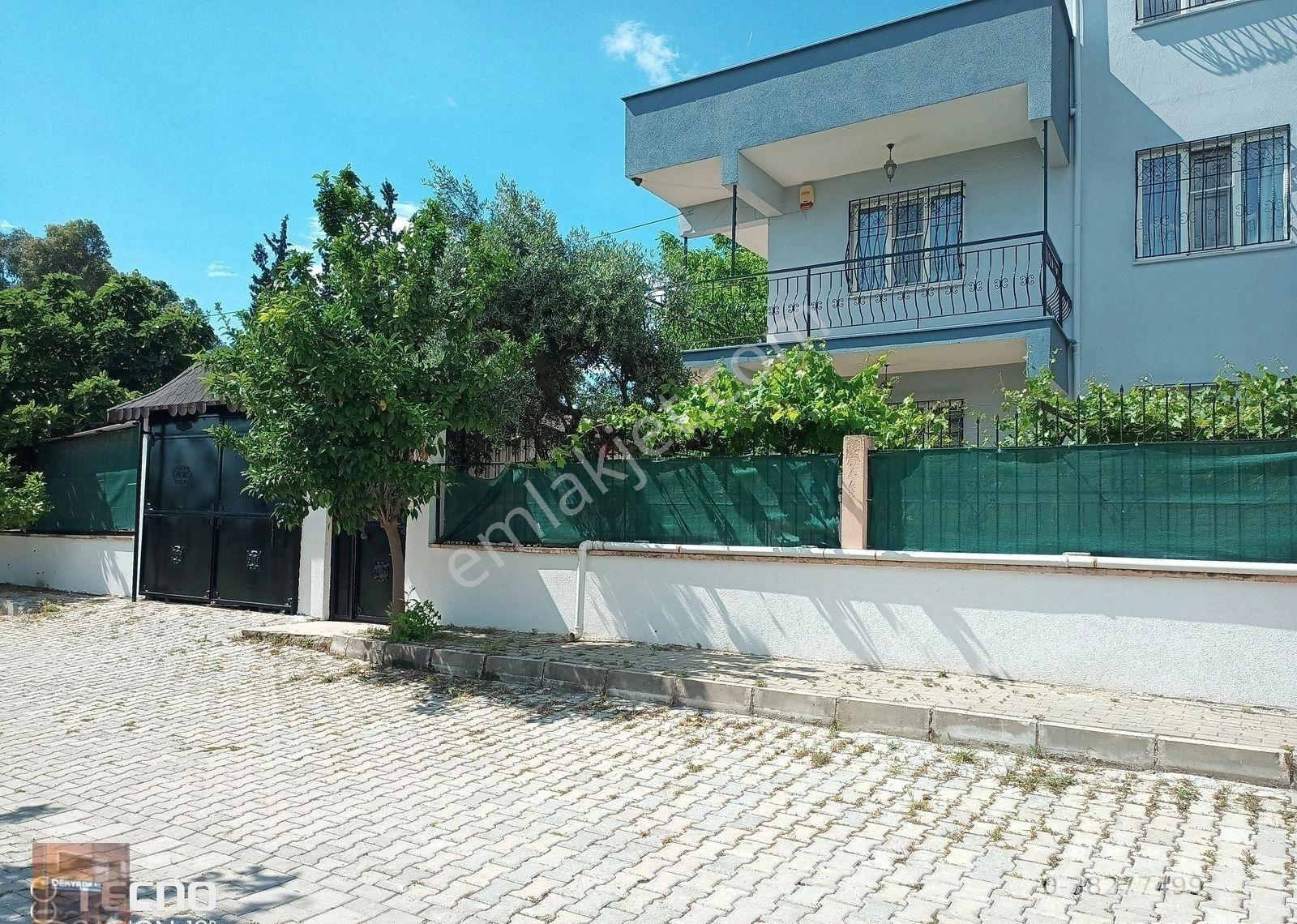 Kardeşköy De Satılık Bahçeli Tripleks Villa 408 Metrekare - Görsel 17