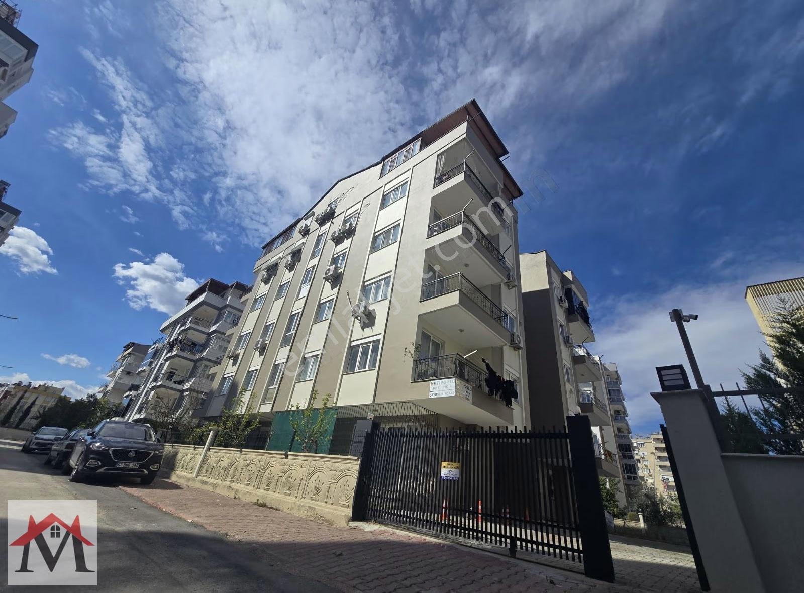 Kızıltoprak Mahallesinde 3+1 Ters Dublex Daire