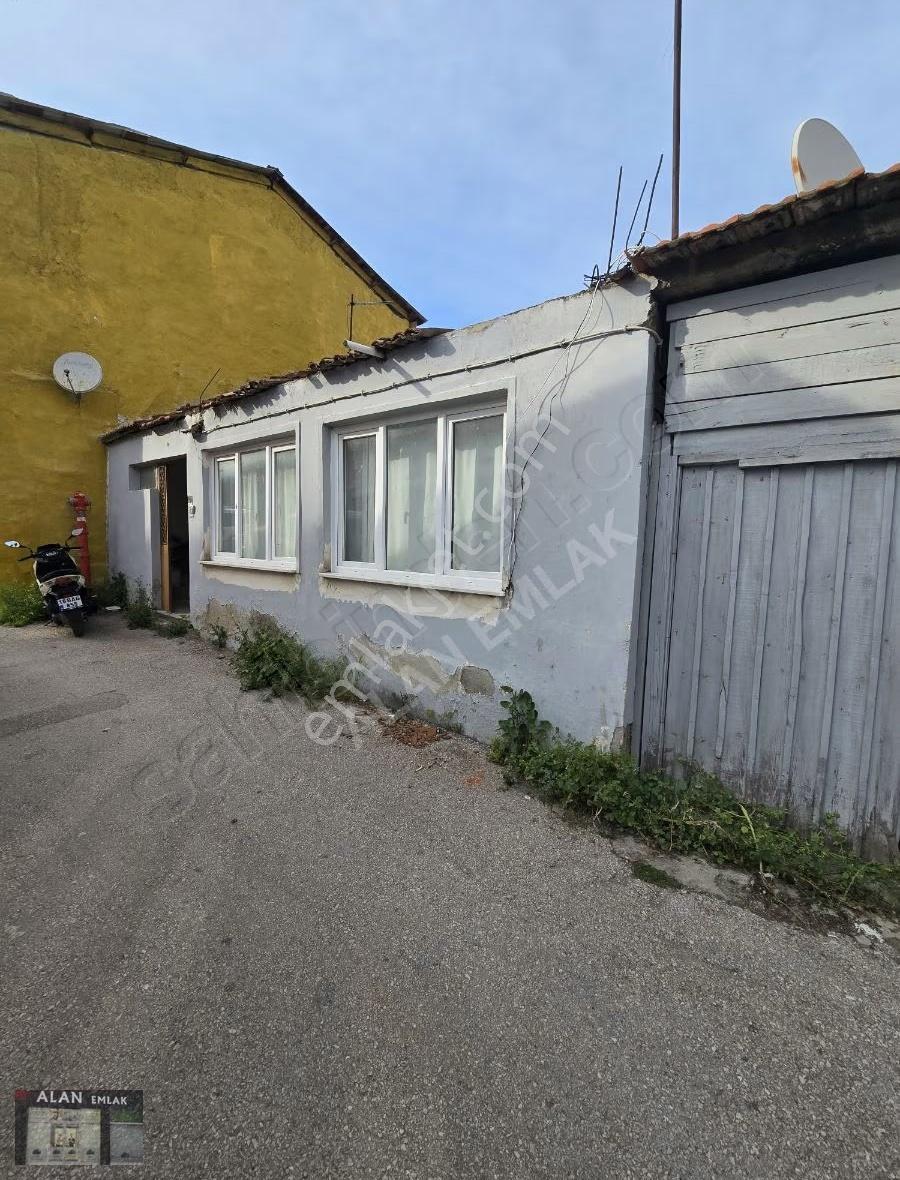 Mudanya 'da Merkezde Eski Müstakil Ev