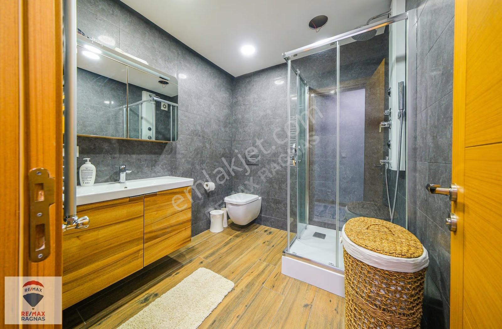 Çengelköy Bahçelievlerde 187m2 3+1 İskanlı Otopark Satılık Daire - Görsel 25