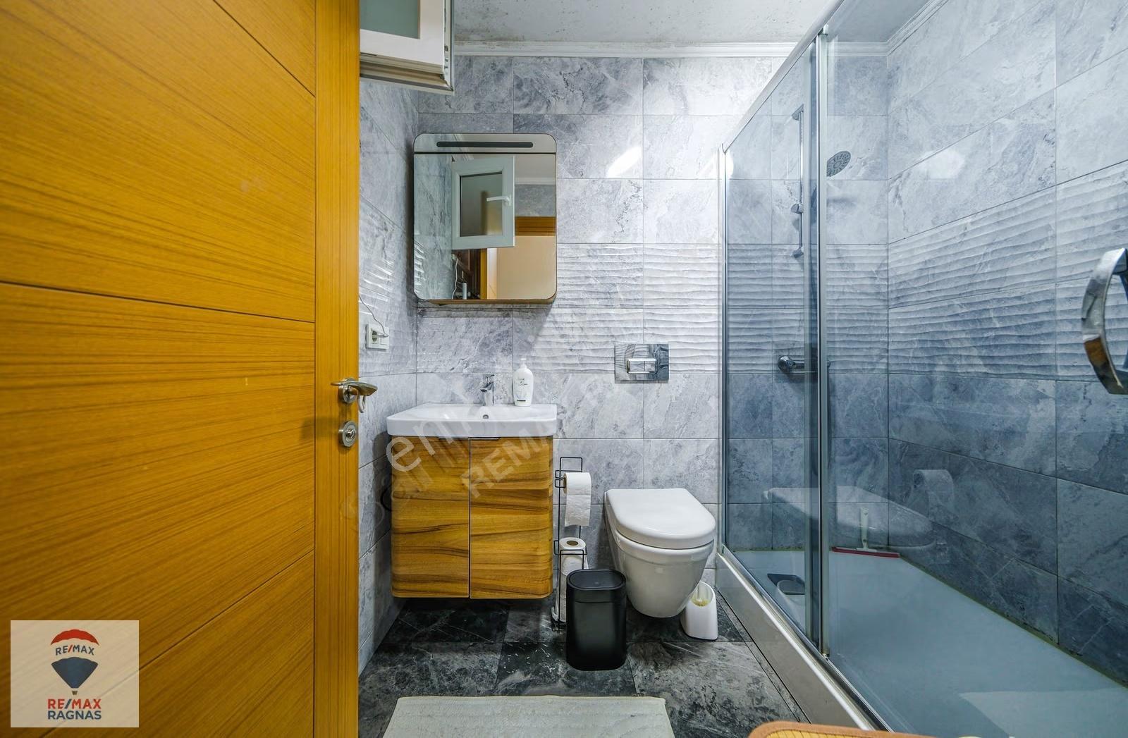 Çengelköy Bahçelievlerde 187m2 3+1 İskanlı Otopark Satılık Daire - Görsel 10