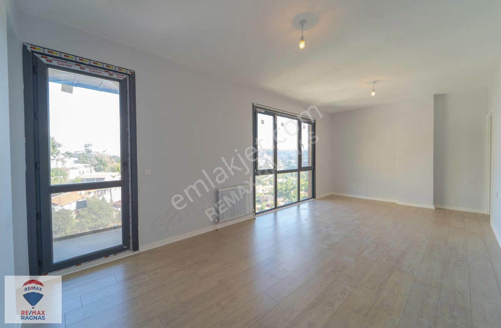 Çengelköy Prestij Evlerinde Teraslı 233m² 4,5+1 Kiralık Daire - Görsel 26