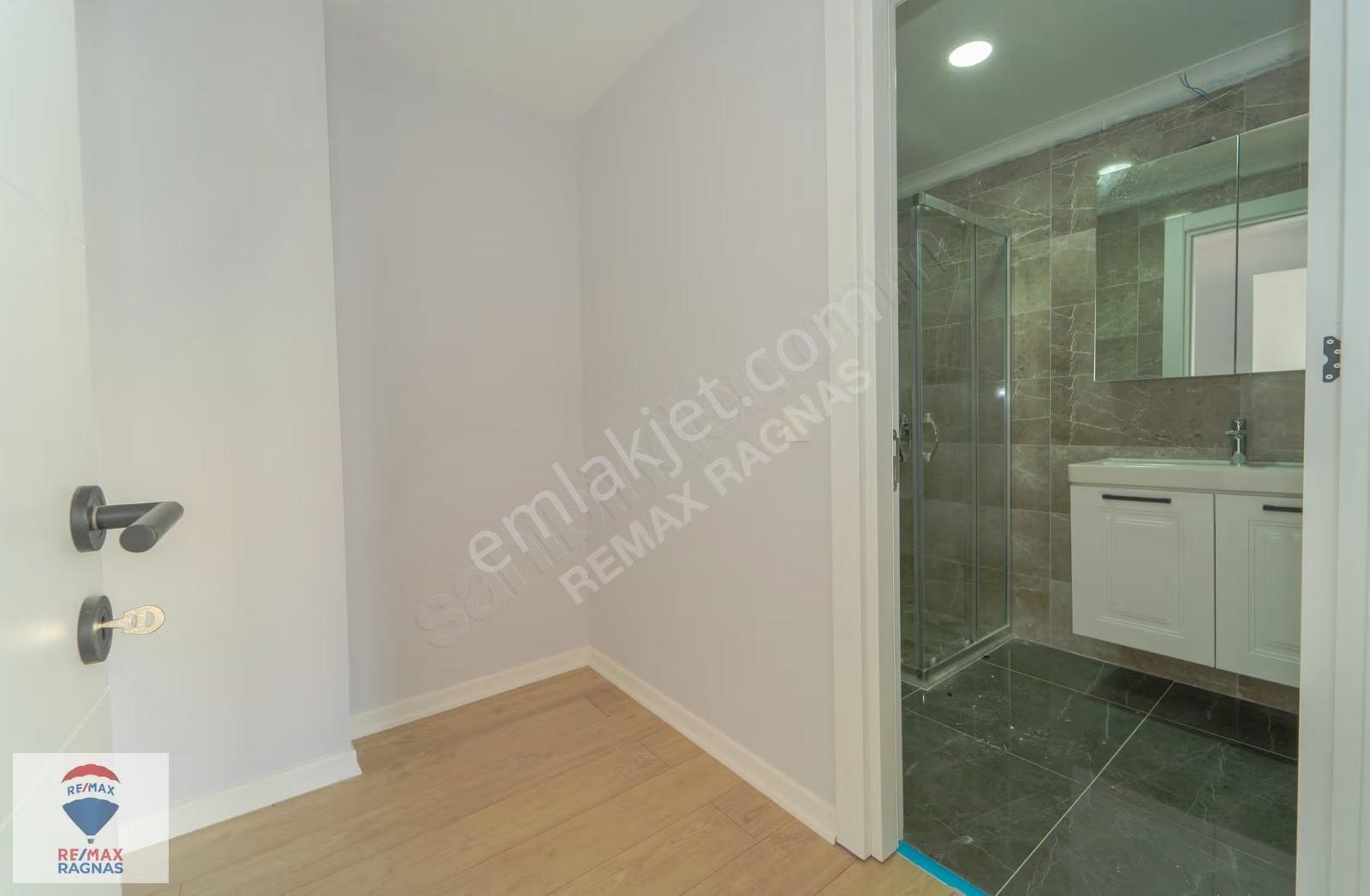 Çengelköy Prestij Evlerinde Teraslı 233m² 4,5+1 Kiralık Daire - Görsel 29