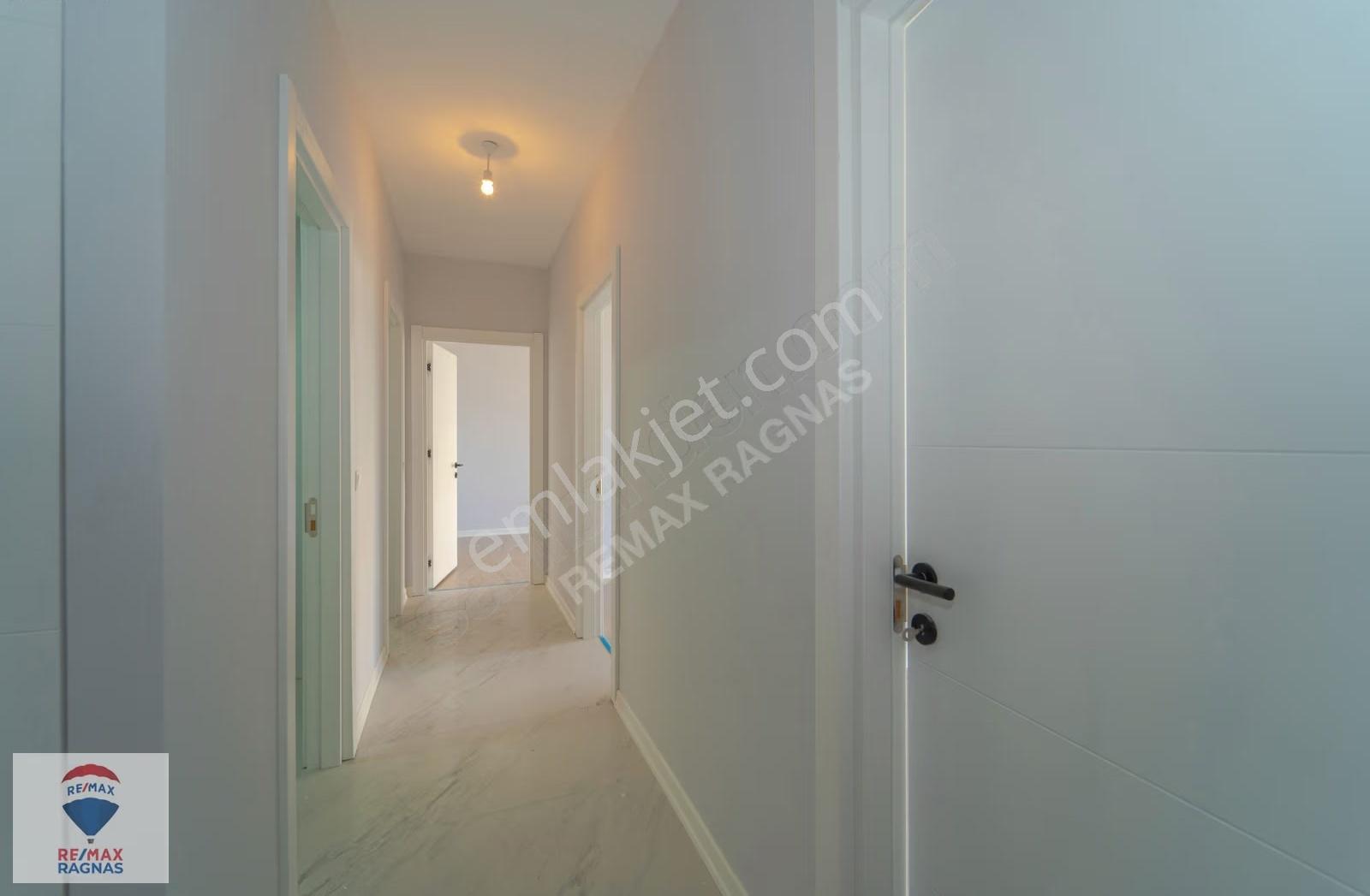 Çengelköy Prestij Evlerinde Teraslı 233m² 4,5+1 Kiralık Daire - Görsel 35