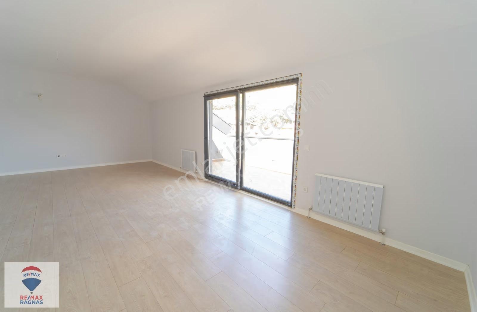 Çengelköy Prestij Evlerinde Teraslı 233m² 4,5+1 Kiralık Daire - Görsel 9