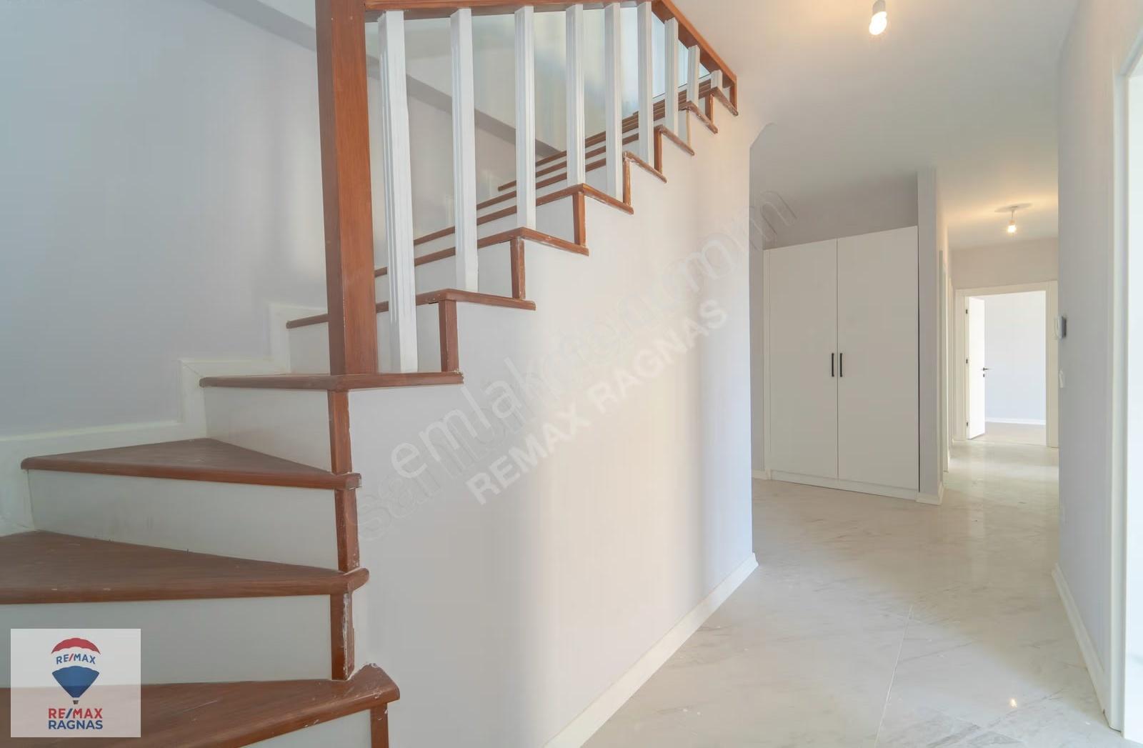 Çengelköy Prestij Evlerinde Teraslı 233m² 4,5+1 Kiralık Daire - Görsel 32