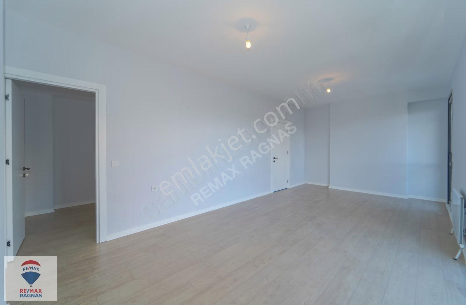 Çengelköy Prestij Evlerinde Teraslı 233m² 4,5+1 Kiralık Daire - Görsel 18