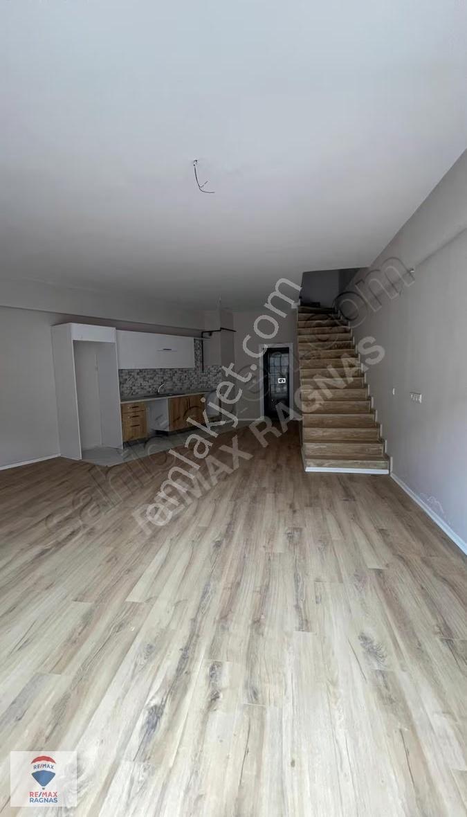 Pendik Captain Hill'de 2+2 Bahçe Dubleksi Kiralık Daire - Görsel 12