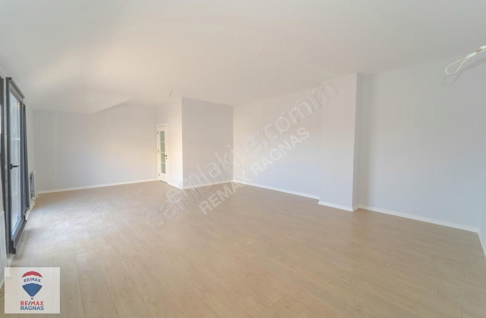 Çengelköy Prestij Evlerinde Teraslı 233m² 4,5+1 Kiralık Daire - Görsel 30