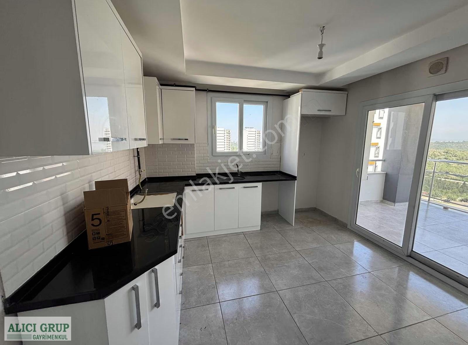 Stad Karşısı Tepe Nokta Geniş 3+1 Kapalı Mutfak Kiralık - Görsel 28
