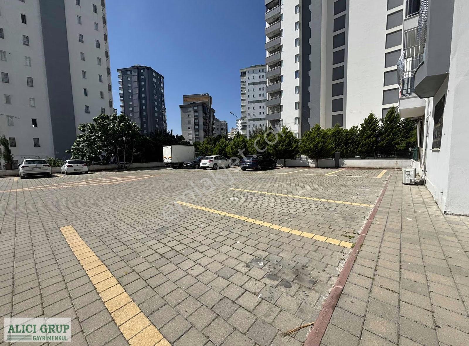 Stad Karşısı Tepe Nokta Geniş 3+1 Kapalı Mutfak Kiralık - Görsel 3