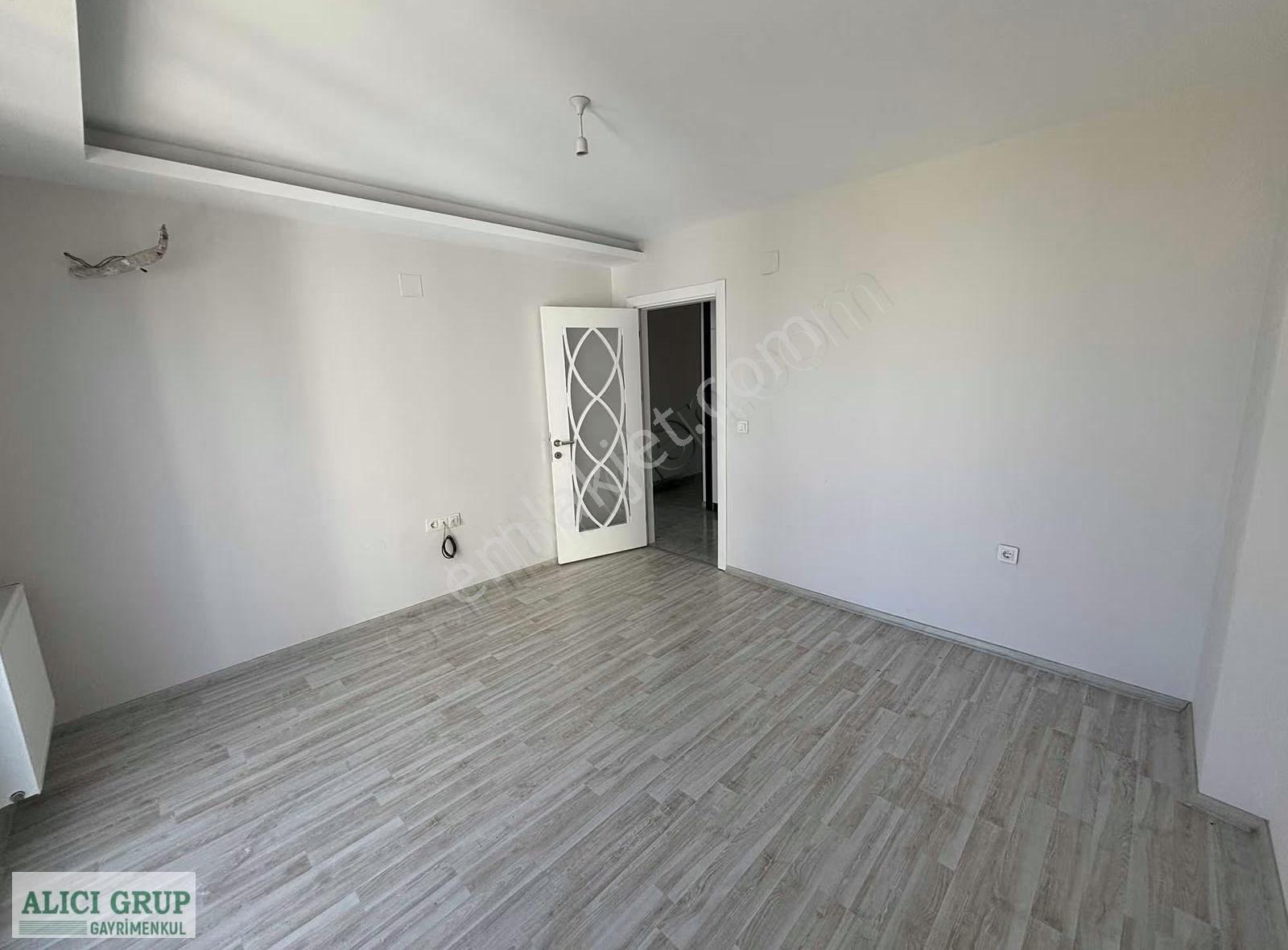 Stad Karşısı Tepe Nokta Geniş 3+1 Kapalı Mutfak Kiralık - Görsel 31
