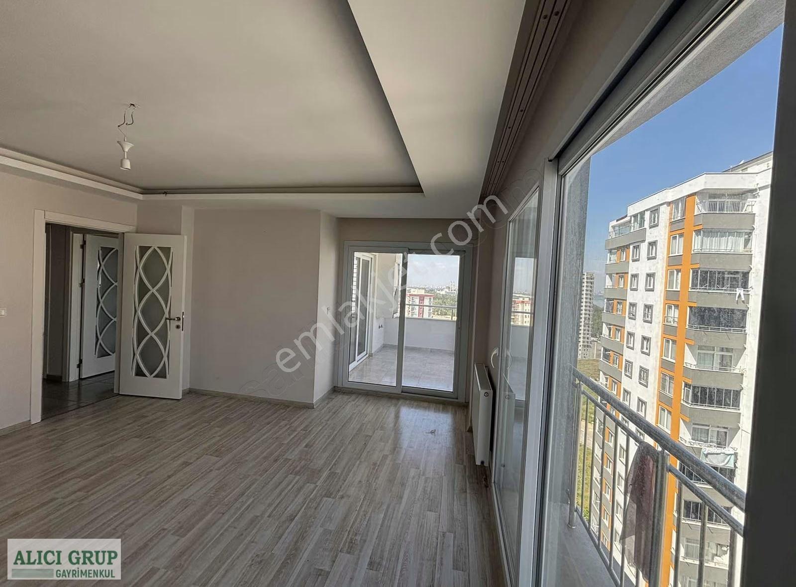 Stad Karşısı Tepe Nokta Geniş 3+1 Kapalı Mutfak Kiralık - Görsel 21
